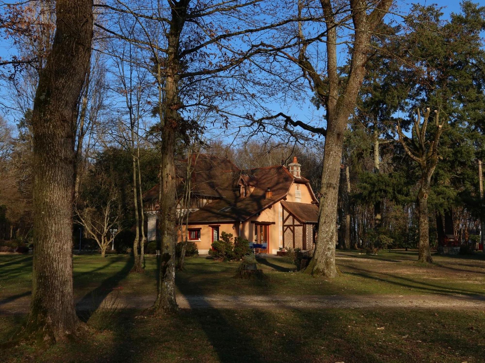 La Faisanderie Saint-Florent-sur-Cher 外观 照片